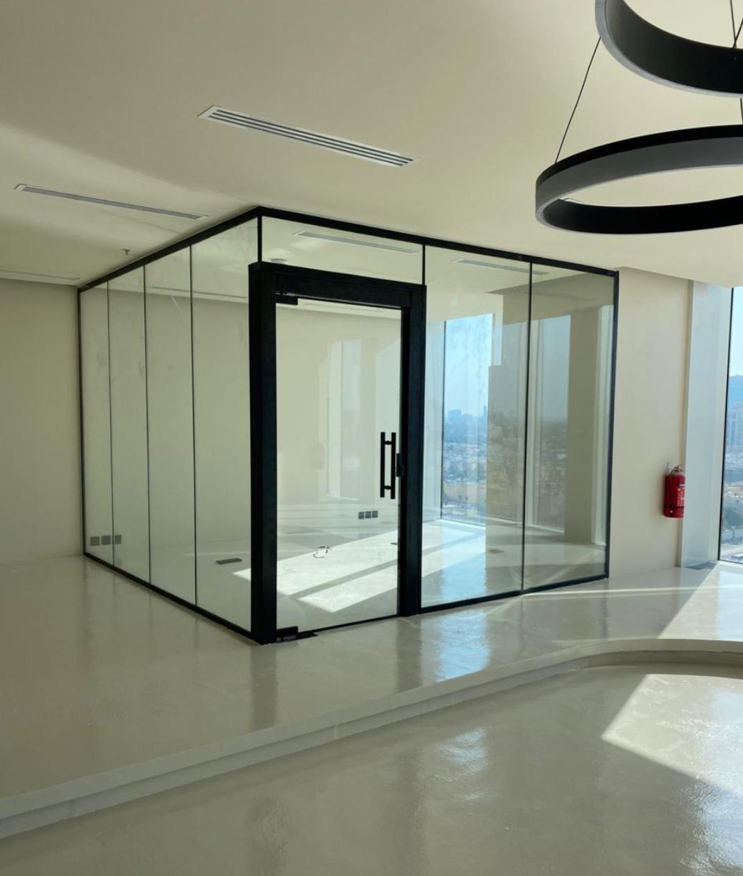 زجاج سكريت المكاتب الداخلية — 13