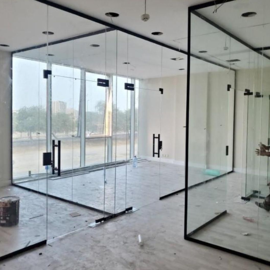 زجاج سكريت المكاتب الداخلية — 16