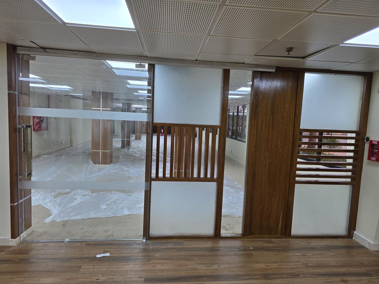 زجاج سكريت المكاتب الداخلية — 02