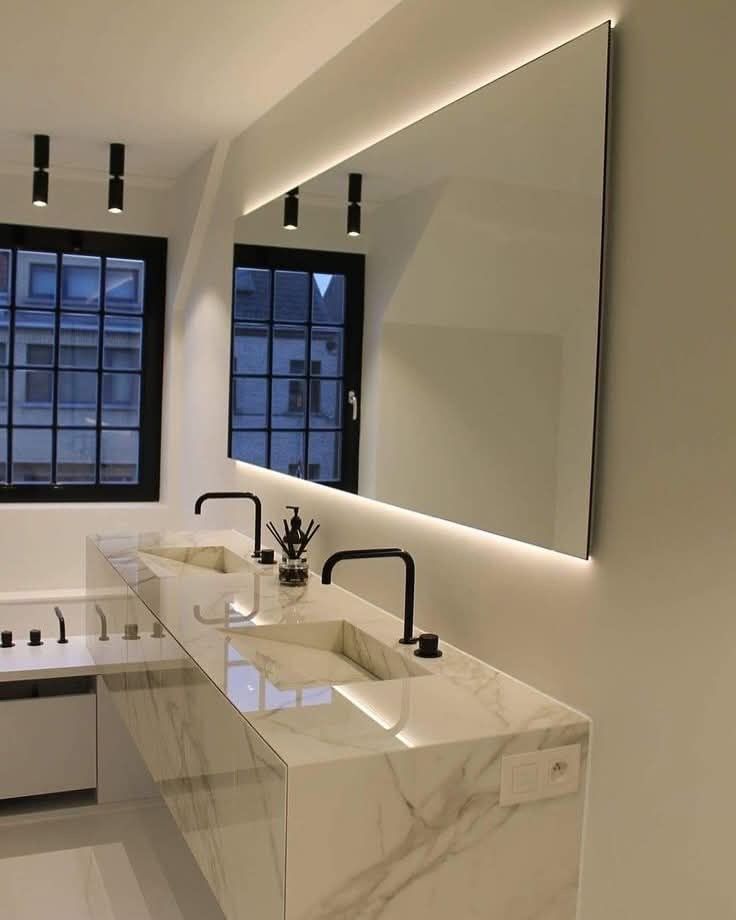 المرايا — 03