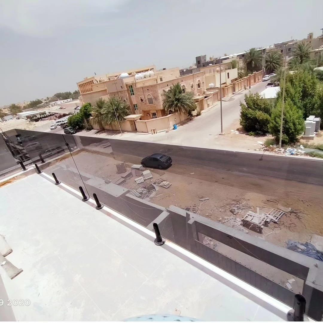 زجاج سكريت دربزين الدرج — 16